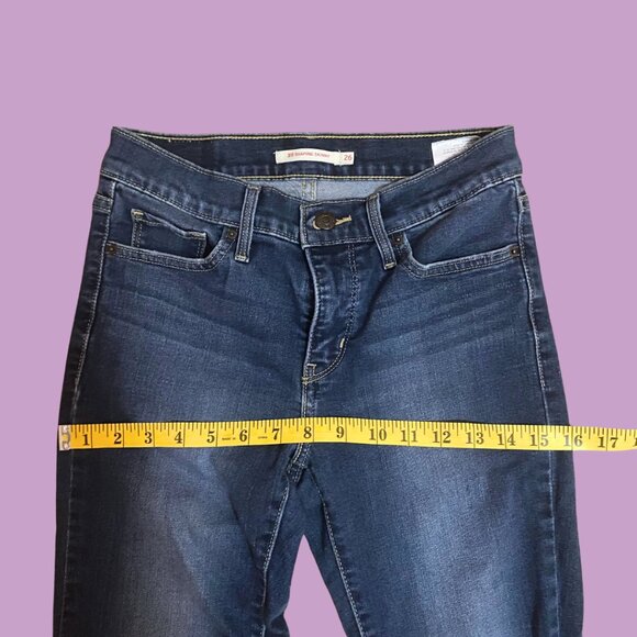 ✨ Levi’s 311™ Shaping Skinny Jeans – Size 26 | Mid-Wash Sculpting Denim ✨ - Picture 8 of 11